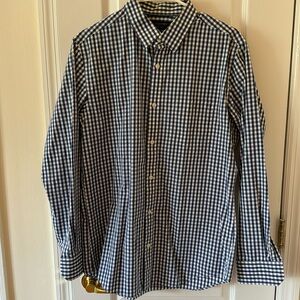 Selling fitted plaid BR shirt. M size Neck is 15-15.5. White and blue